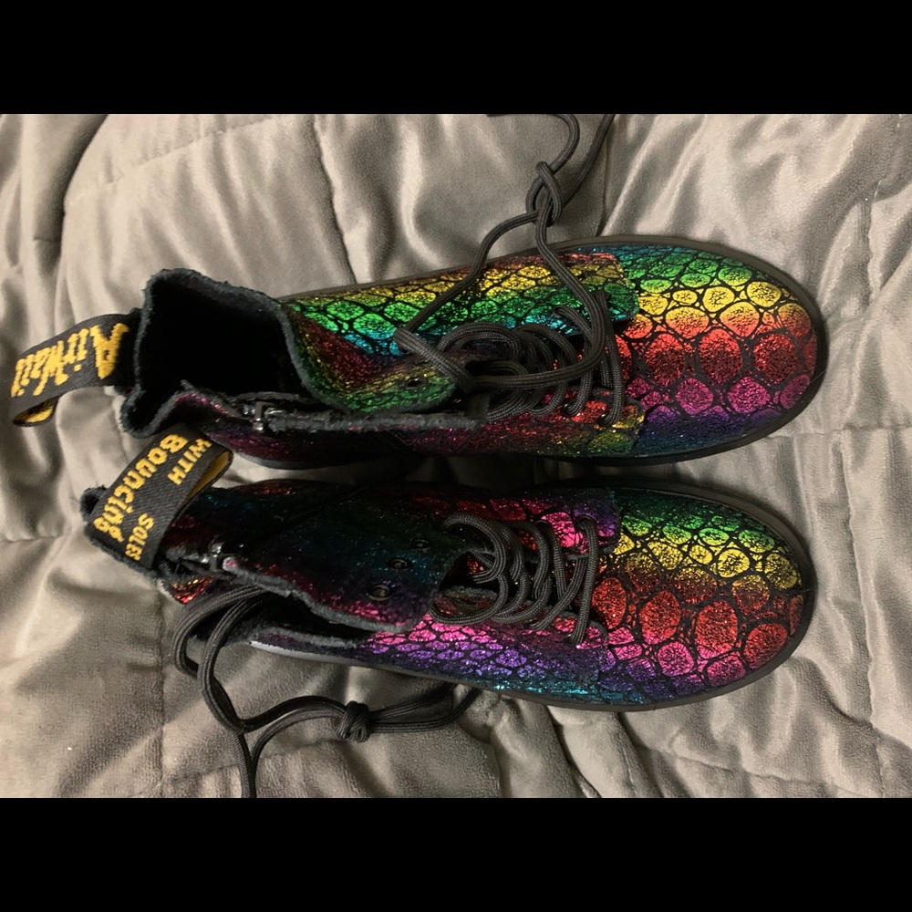Brand new authentic Dr Martens - beautiful colours!